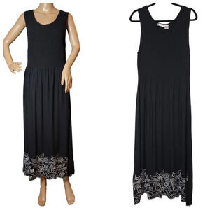 Hannah Woman smocked midi maxi dress. Black white floral embroidery. Size 2X.